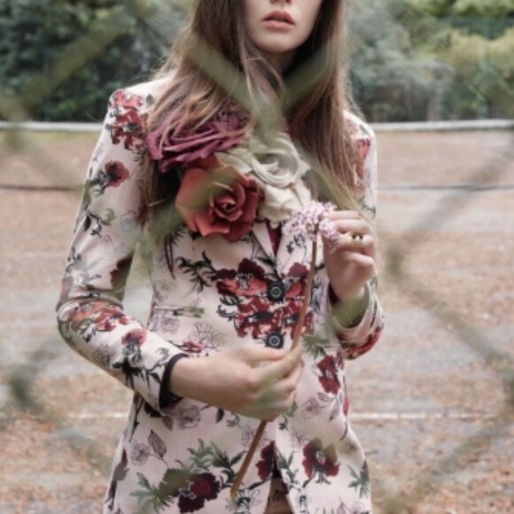 Feeling Generous: Reasonable offers welcome on my curated wardrobe! - Picture 3 of 11